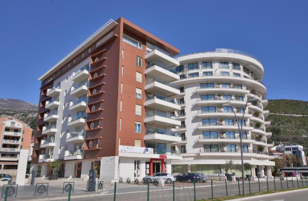 Apartment Red Lux Budva