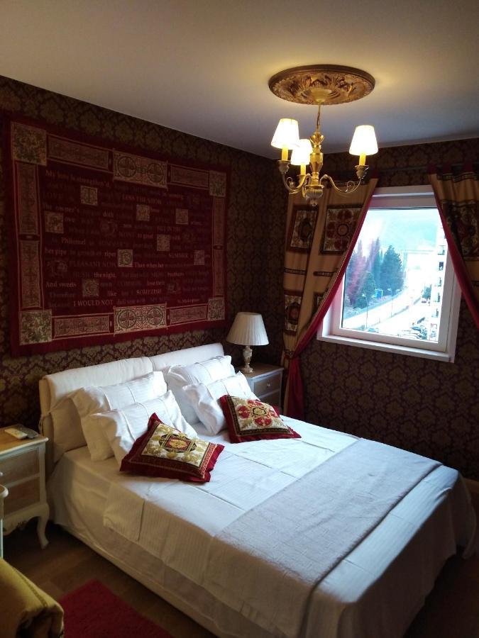 Red Lux Apartment