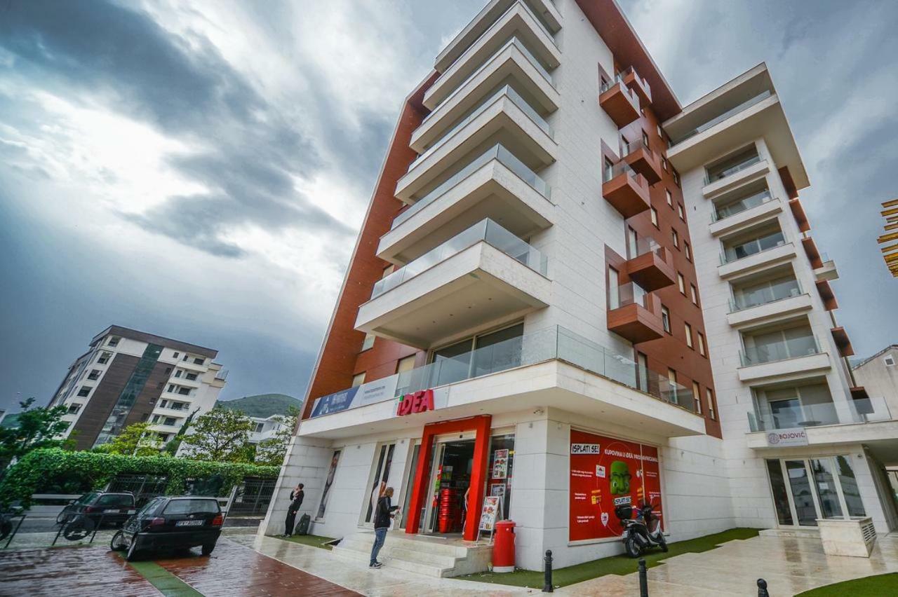Red Lux Budva